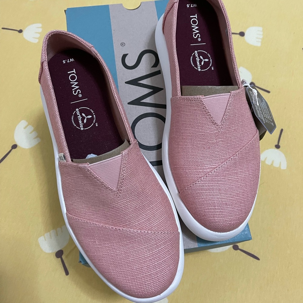 NWT Tom’s toms Alpargata Mallow women shoes